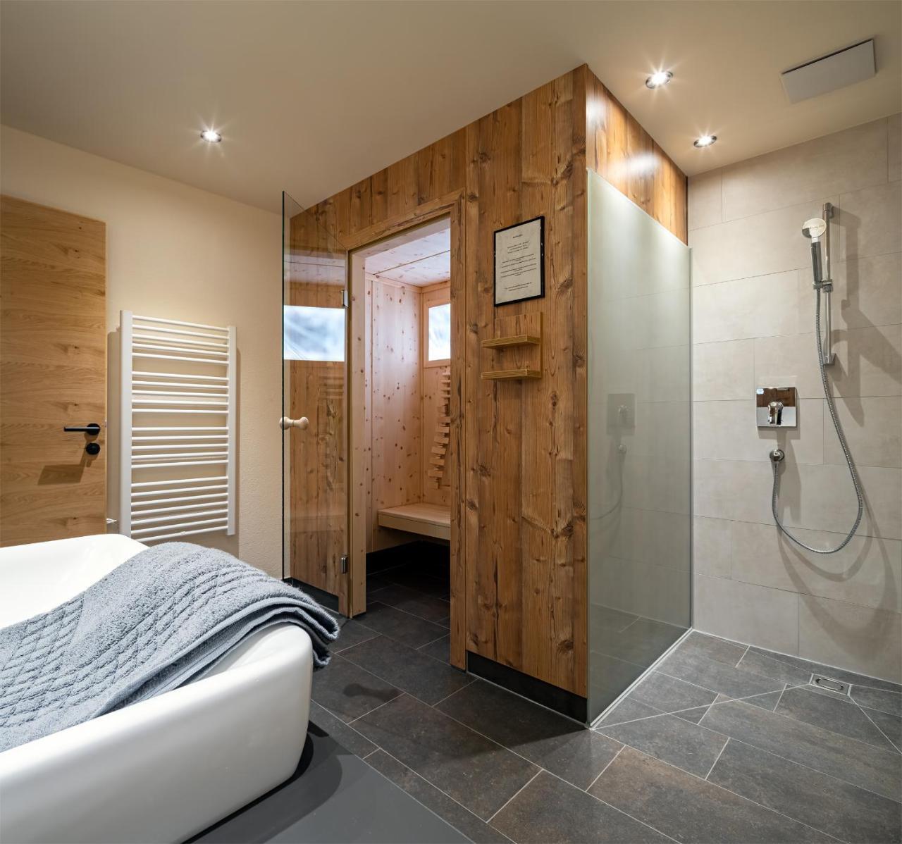 Alpin Chalet Am Burgsee Ладис Екстериор снимка